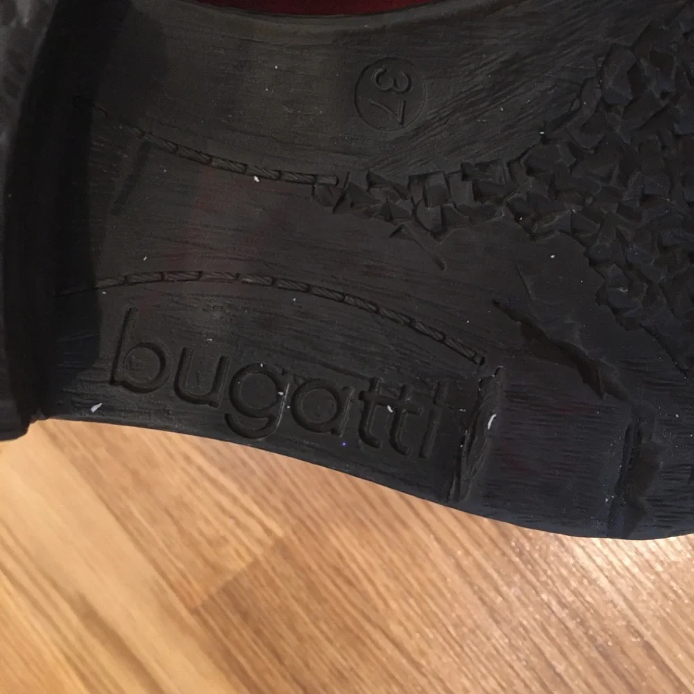 Wine Leather / Grey Flannel Lace Up BUGATTI Boots size 37‎